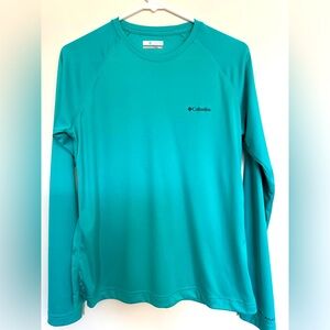 Columbia dry fit long sleeve shirt, size Medium